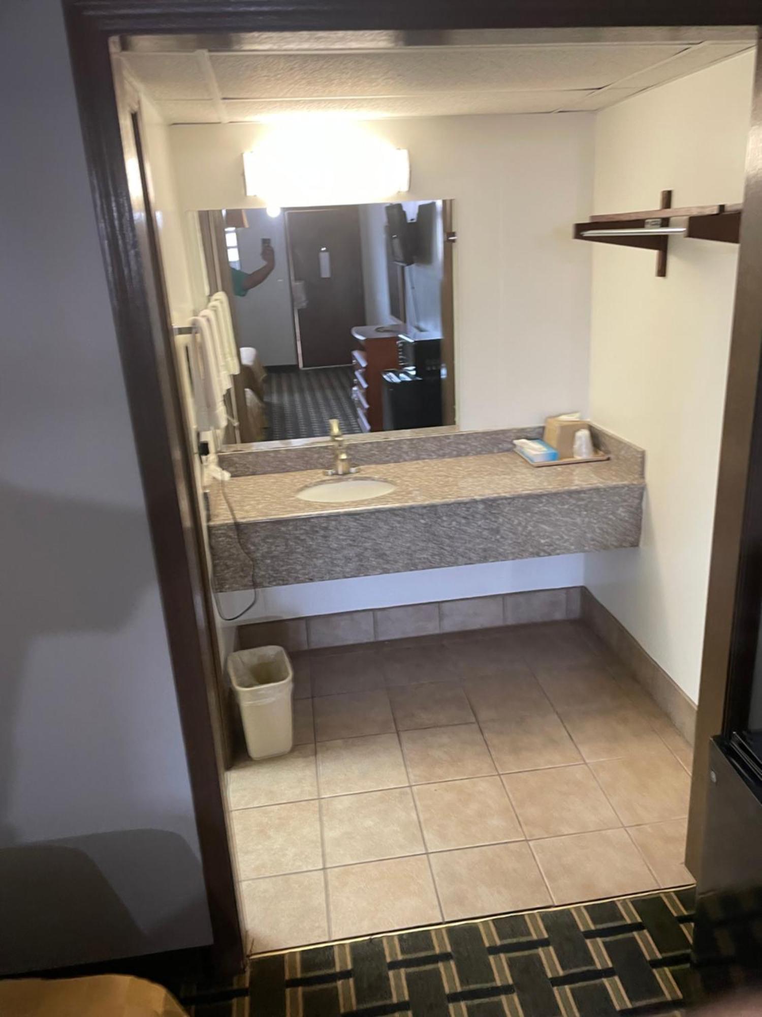 إيلك سيتي Bedford Inn المظهر الخارجي الصورة